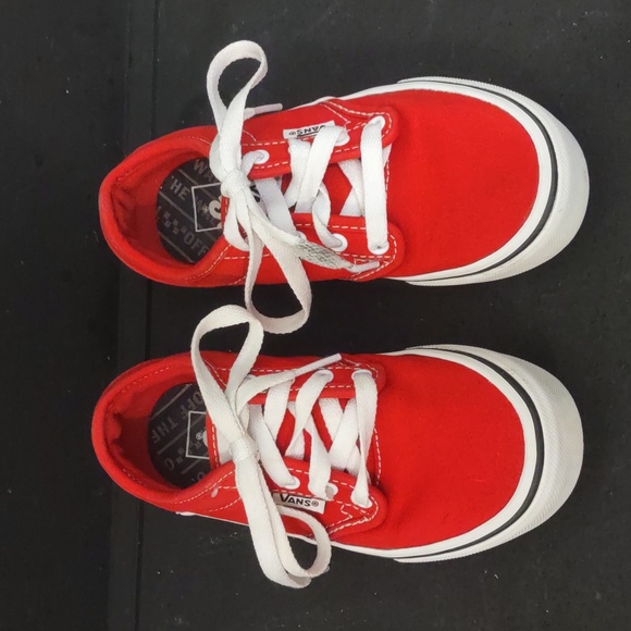 USED VANS LOW TOP TIE UP SHOE KIDS SIZE 13 COLOR RED HAS WEAR SEE ALL PHOTOS - Picture 2 of 10
